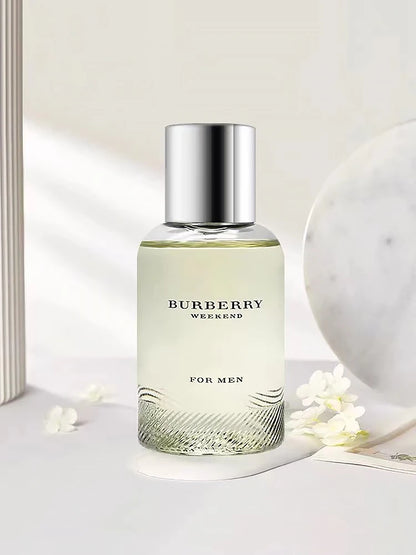 Burberry Weekend for Men Eau De Toilette Spray (New Packaging) 100ml